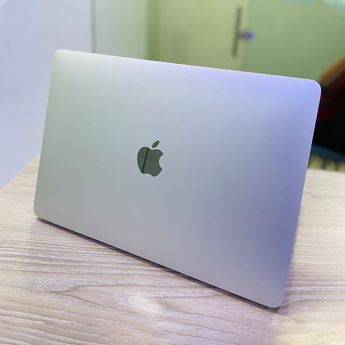 MacBook本体 MacBook Pro 2017 Intel Core I5 8GB/256GB Amazon.com: Apple 2017 MacBook Pro with 2.3GHz Intel Core i5, 13